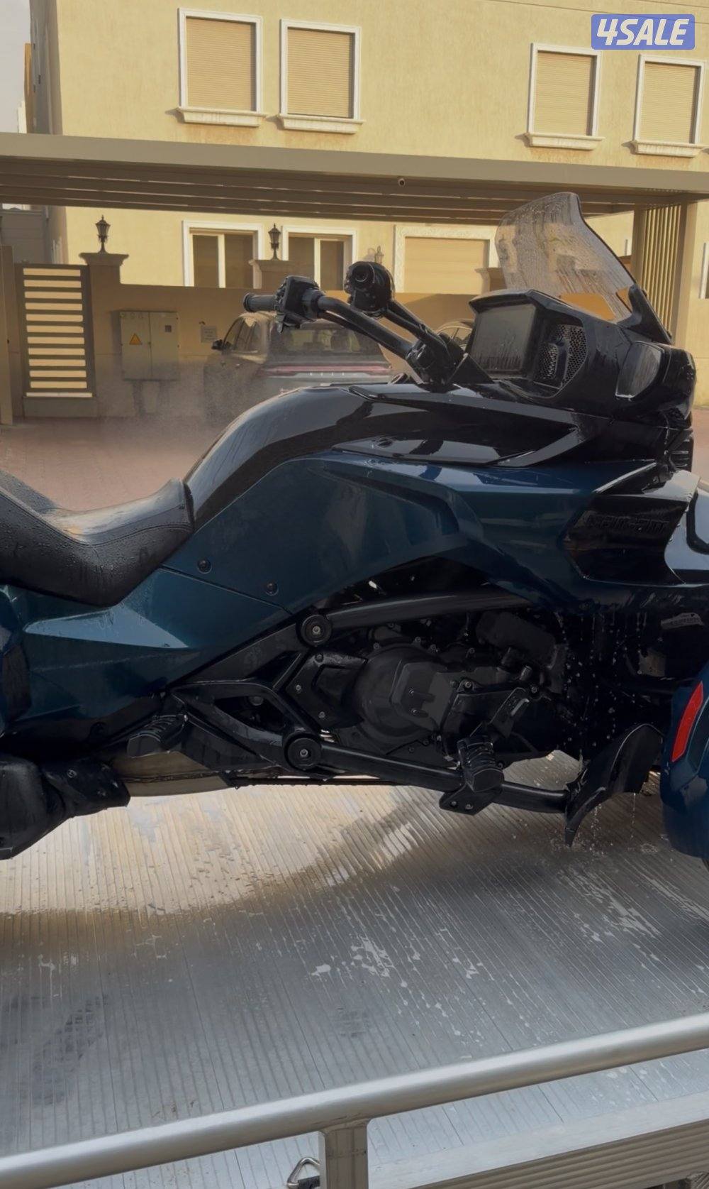 4SAEL CAN AM Spyder F3-T1