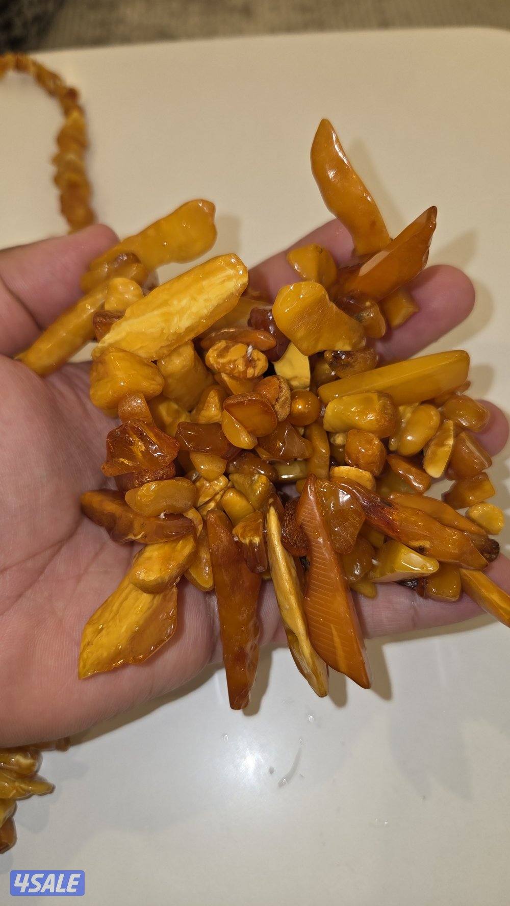 للبيع عقدين كهرب شجري قديم جدا وزنهم 245 قرام4