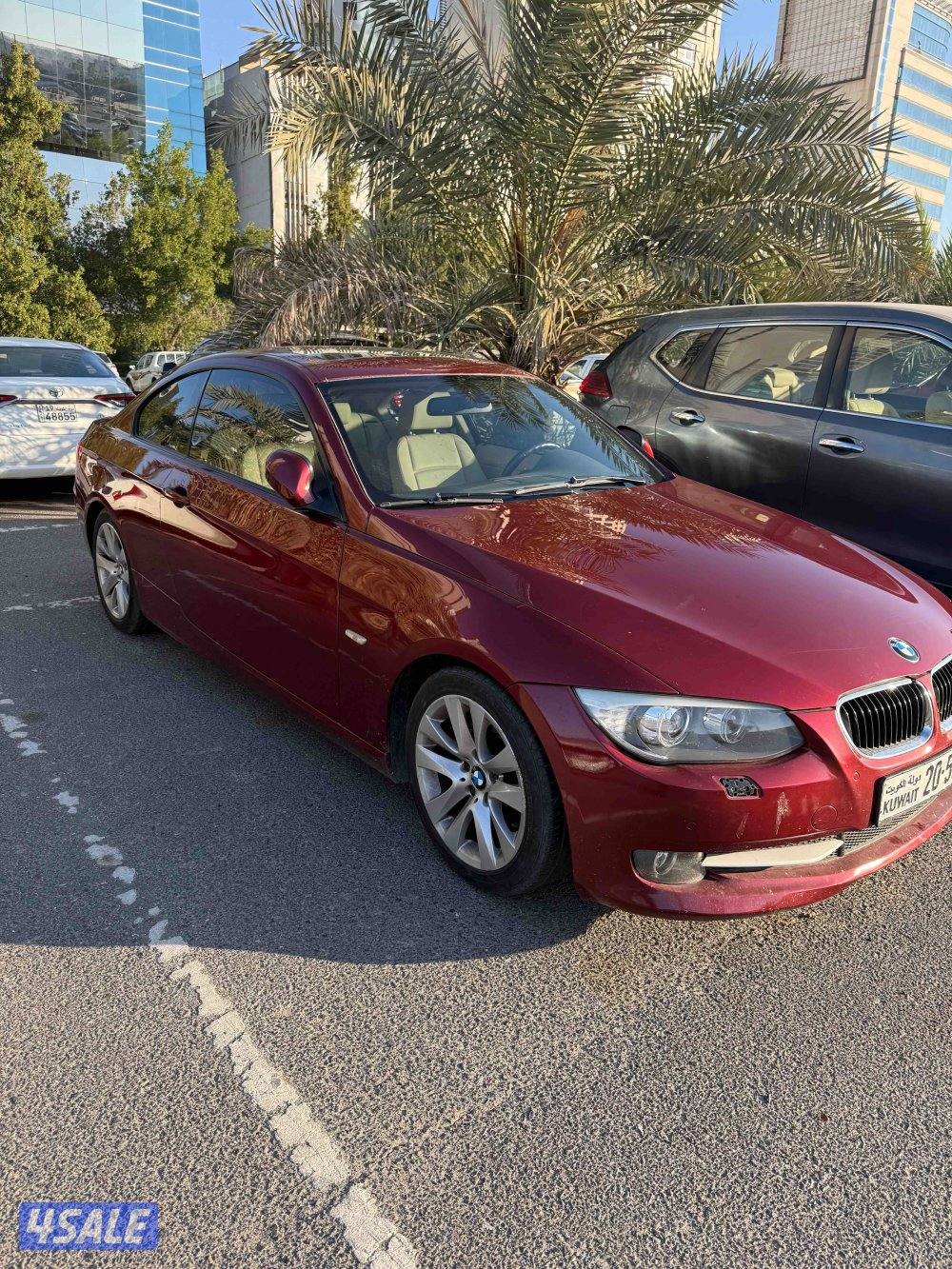 BMW 320i coupe 2013 in good condition0