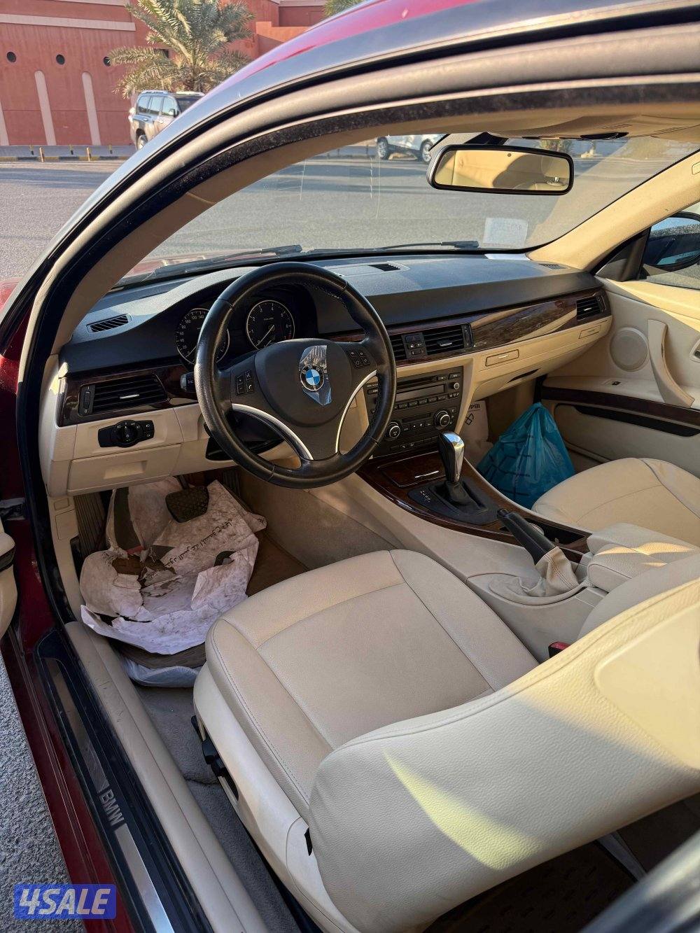 BMW 320i coupe 2013 in good condition2