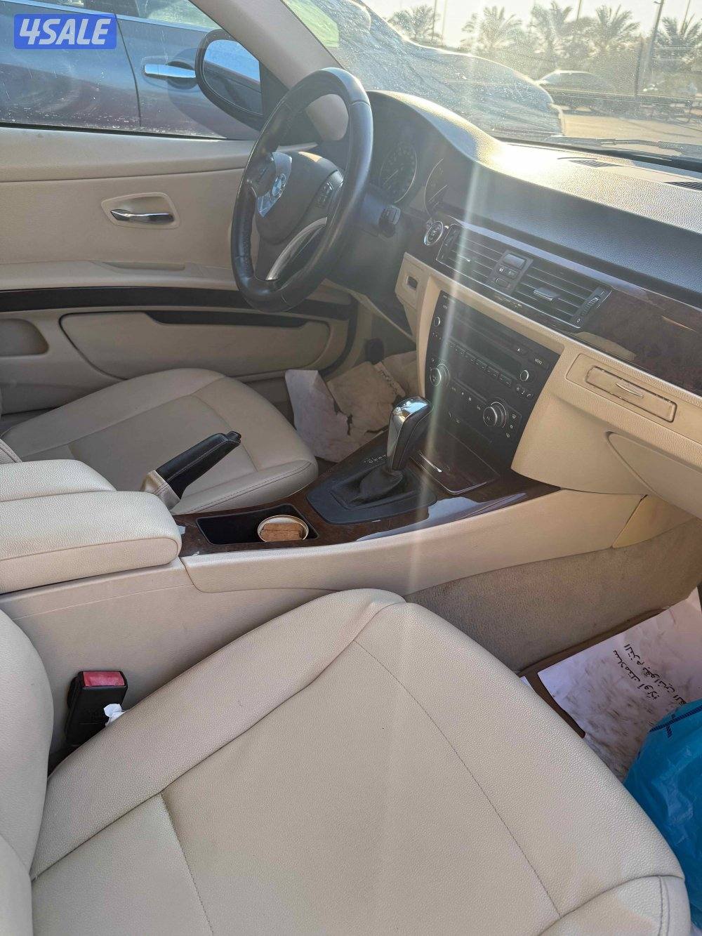 BMW 320i coupe 2013 in good condition3