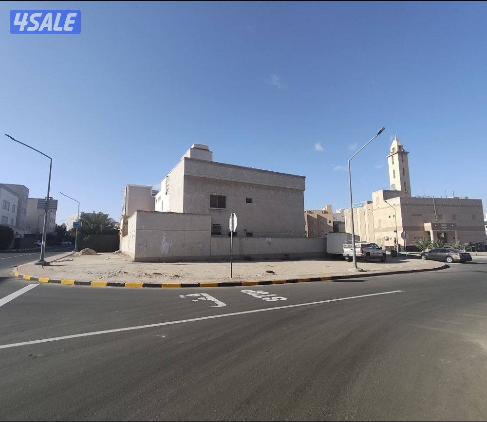 للبيع بيت حكومة في سعدالعبدالله راس ٣شوارع0