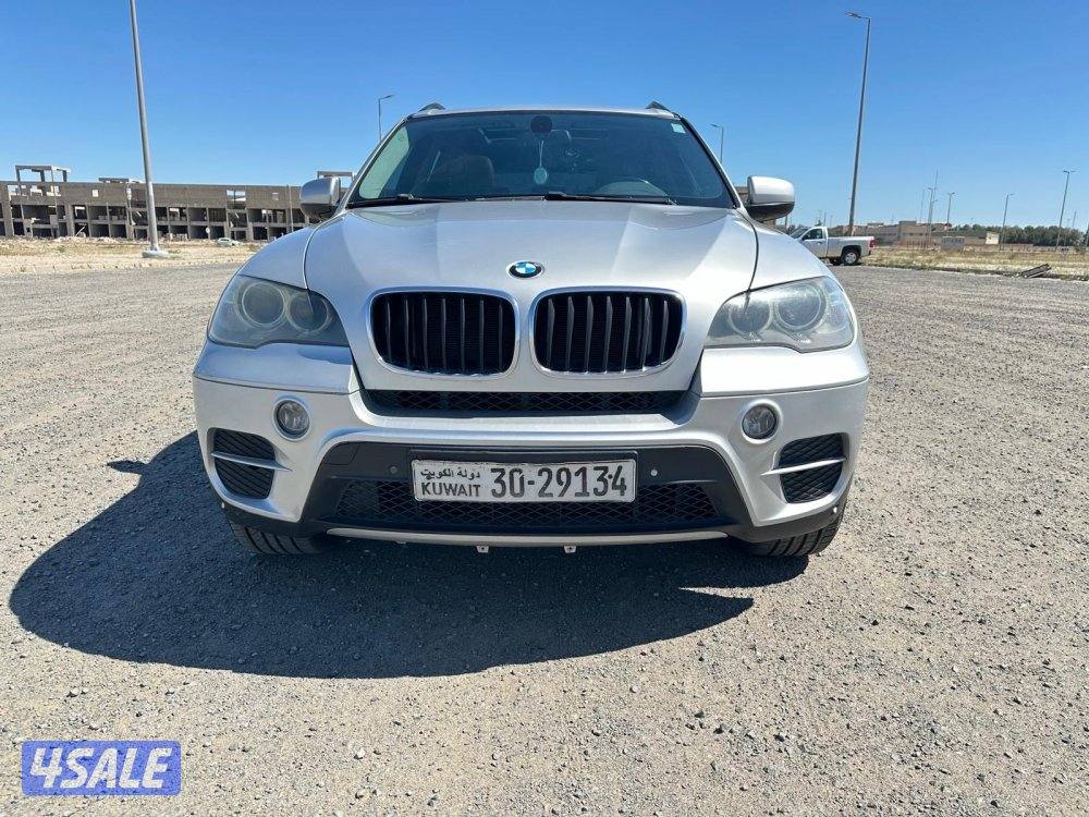 بي ام X5 موديل ٢٠١٣ بحالة ممتازة2