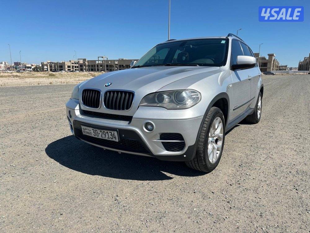 بي ام X5 موديل ٢٠١٣ بحالة ممتازة4