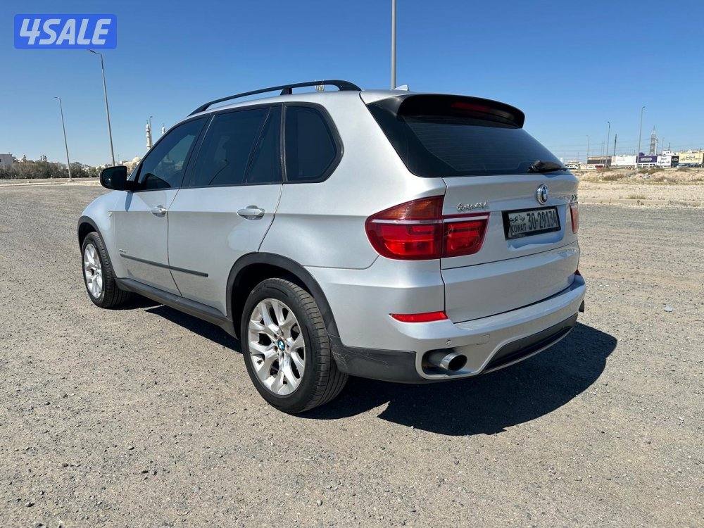 بي ام X5 موديل ٢٠١٣ بحالة ممتازة5