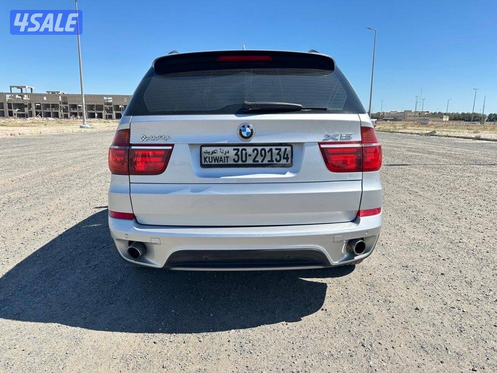 بي ام X5 موديل ٢٠١٣ بحالة ممتازة7