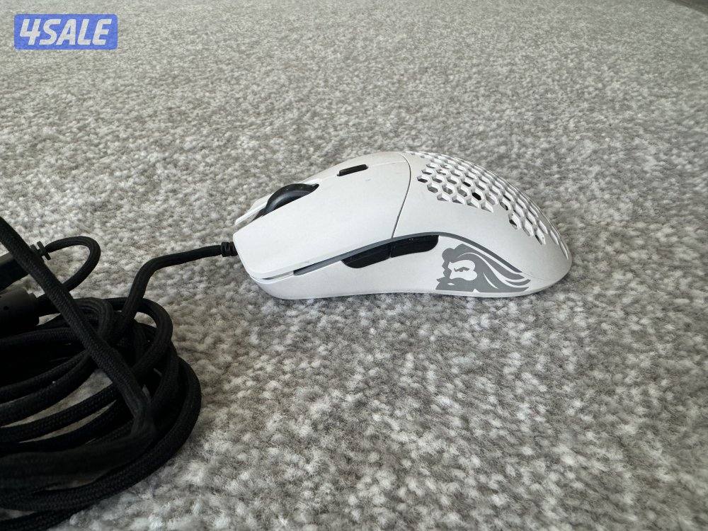 GLORIOUS pc gaming race mouse MODEL O2
