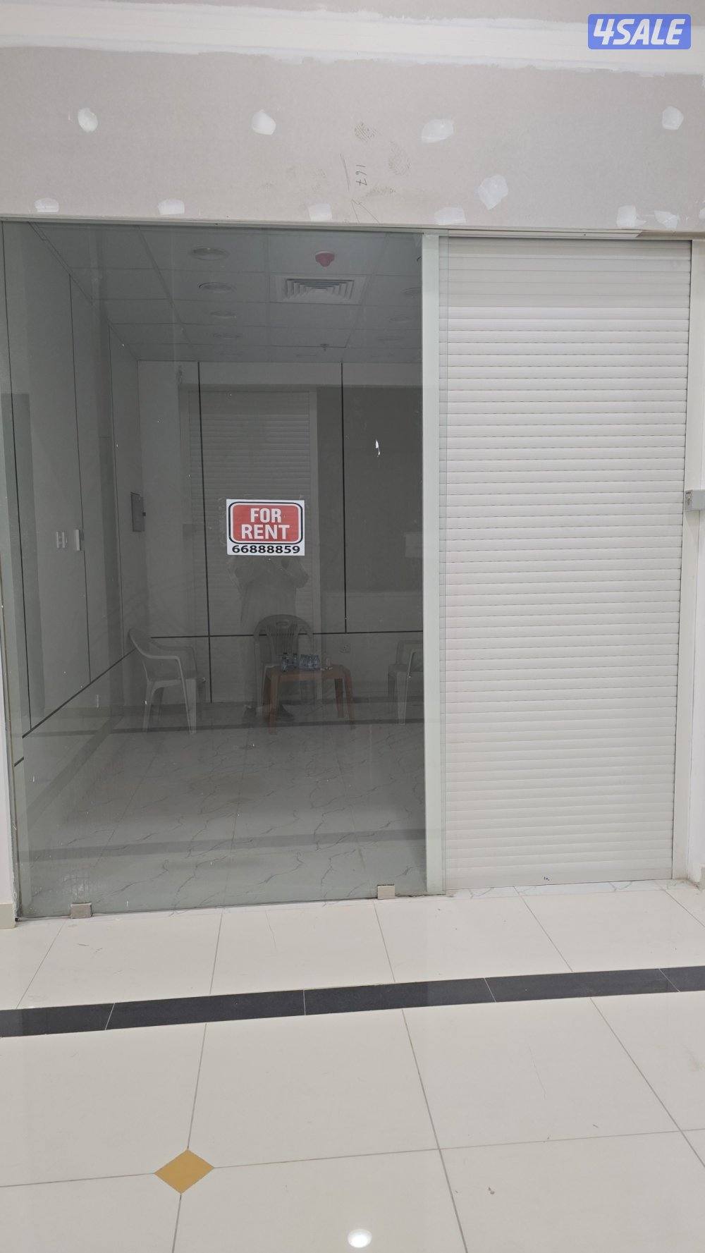 محل للإيجار في وضحى مول0