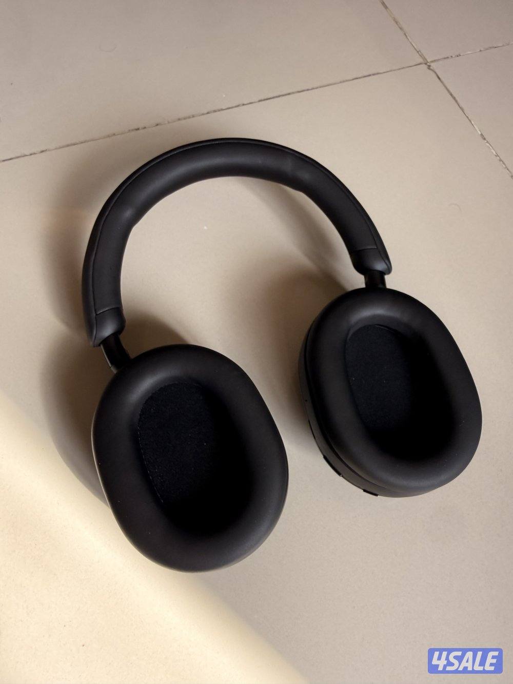 Sony WH-1000XM5 Excellent Condition2