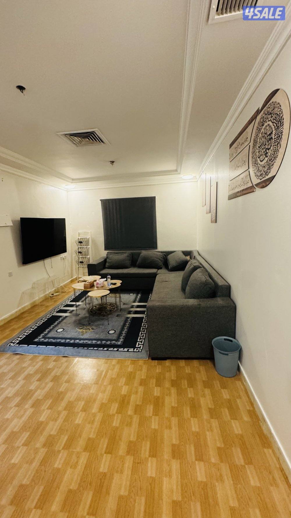 شقه خلو كامله كل شي غرفه وصاله ومطبخ وحمام1