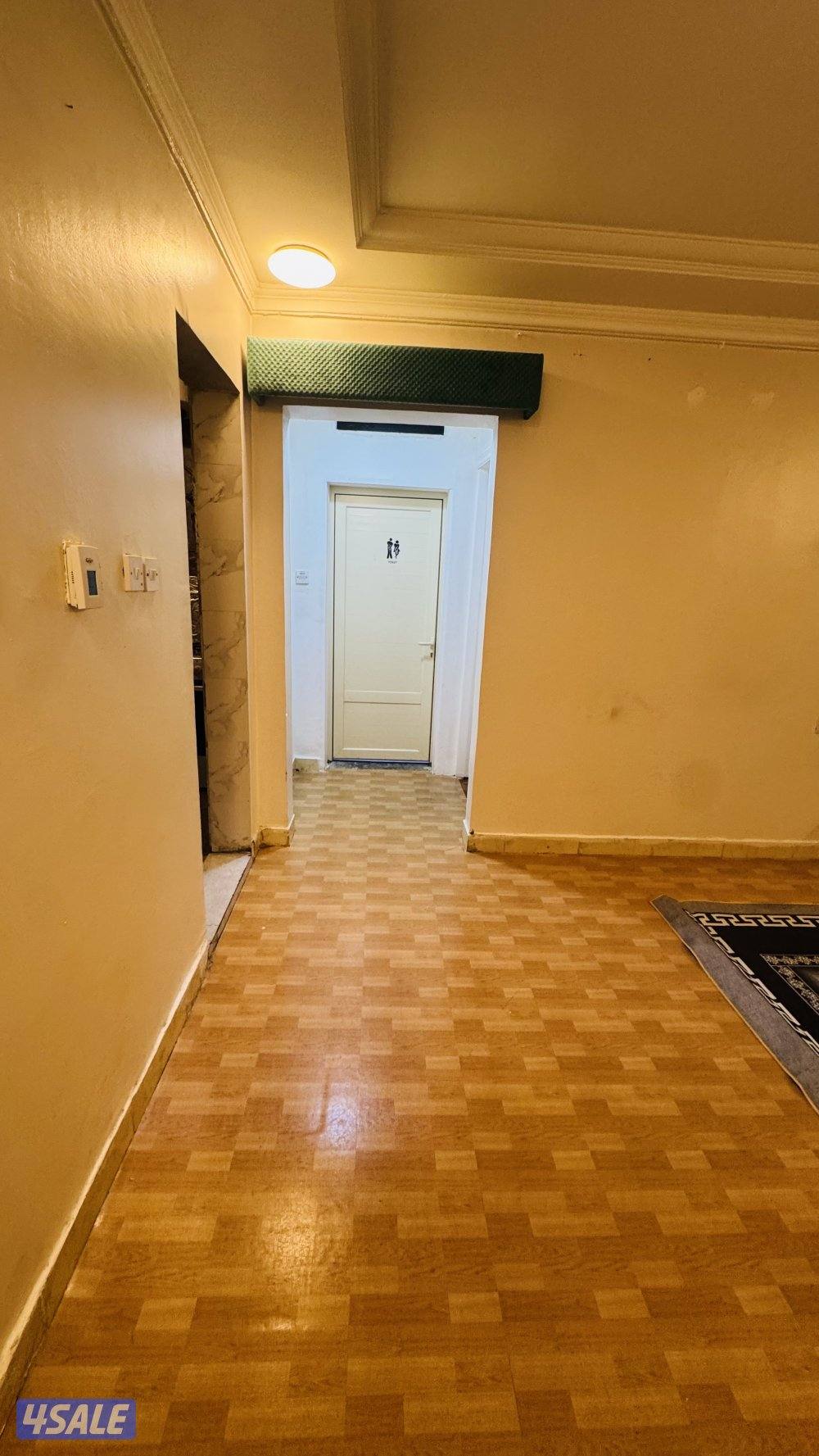 شقه خلو كامله كل شي غرفه وصاله ومطبخ وحمام3