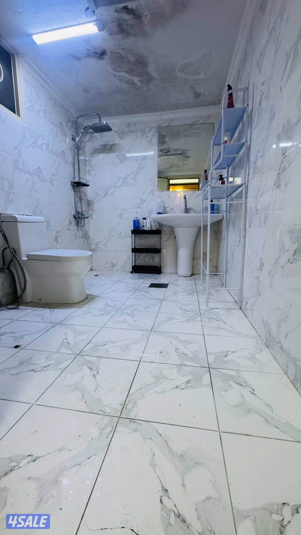 شقه خلو كامله كل شي غرفه وصاله ومطبخ وحمام8