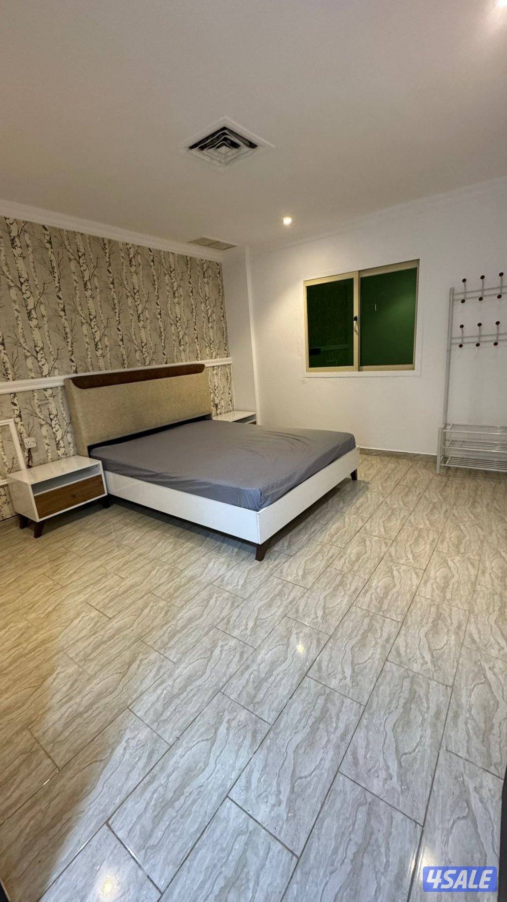 شقه خلو كامله كل شي غرفه وصاله ومطبخ وحمام13