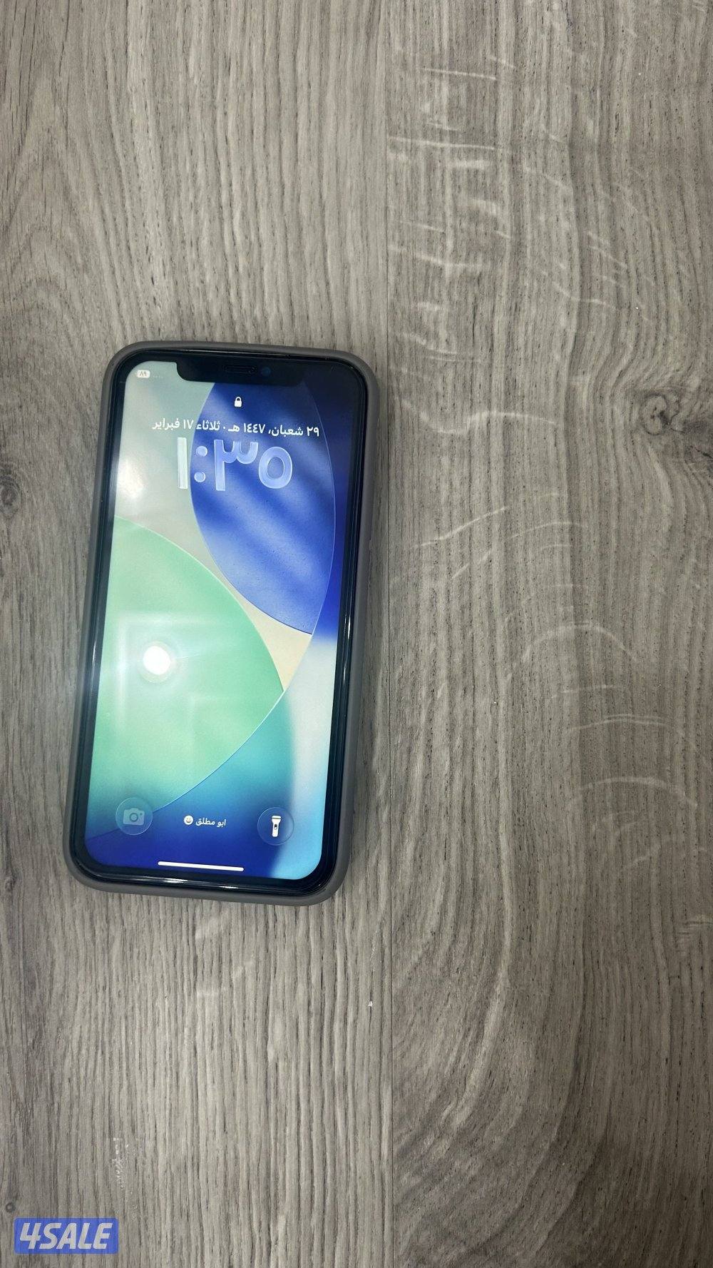 ايفون ١١ للبيع بطاريته ٨٤ اصليه و ١٢٨ قيقا و فقط مبدل شاشه اماميه0