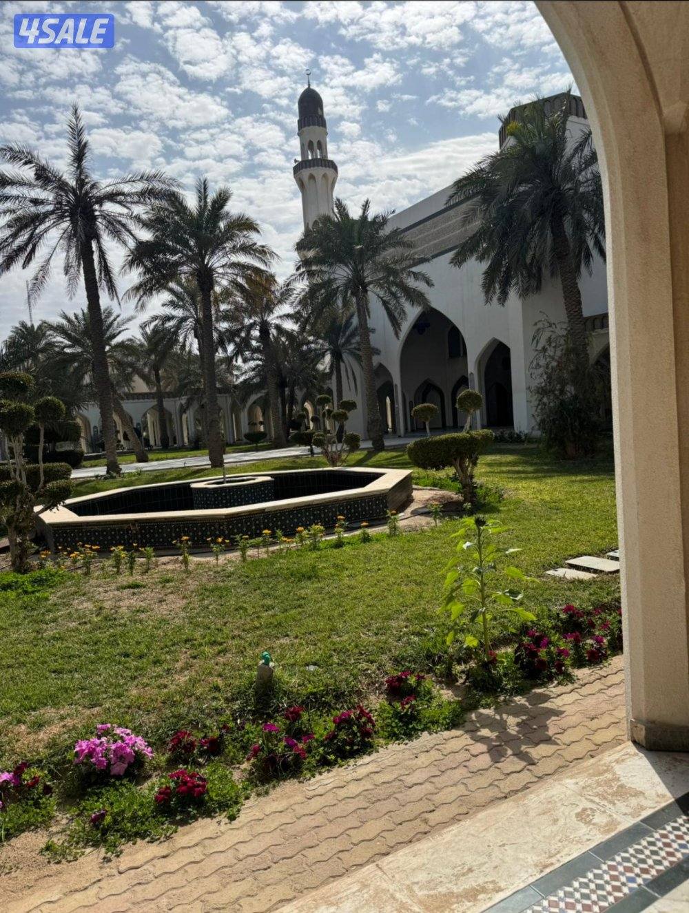 للايجار دور كامل يتكون من 5 غرف نوم وحده فيهم ماستر وثلاث حمامات وصالة0