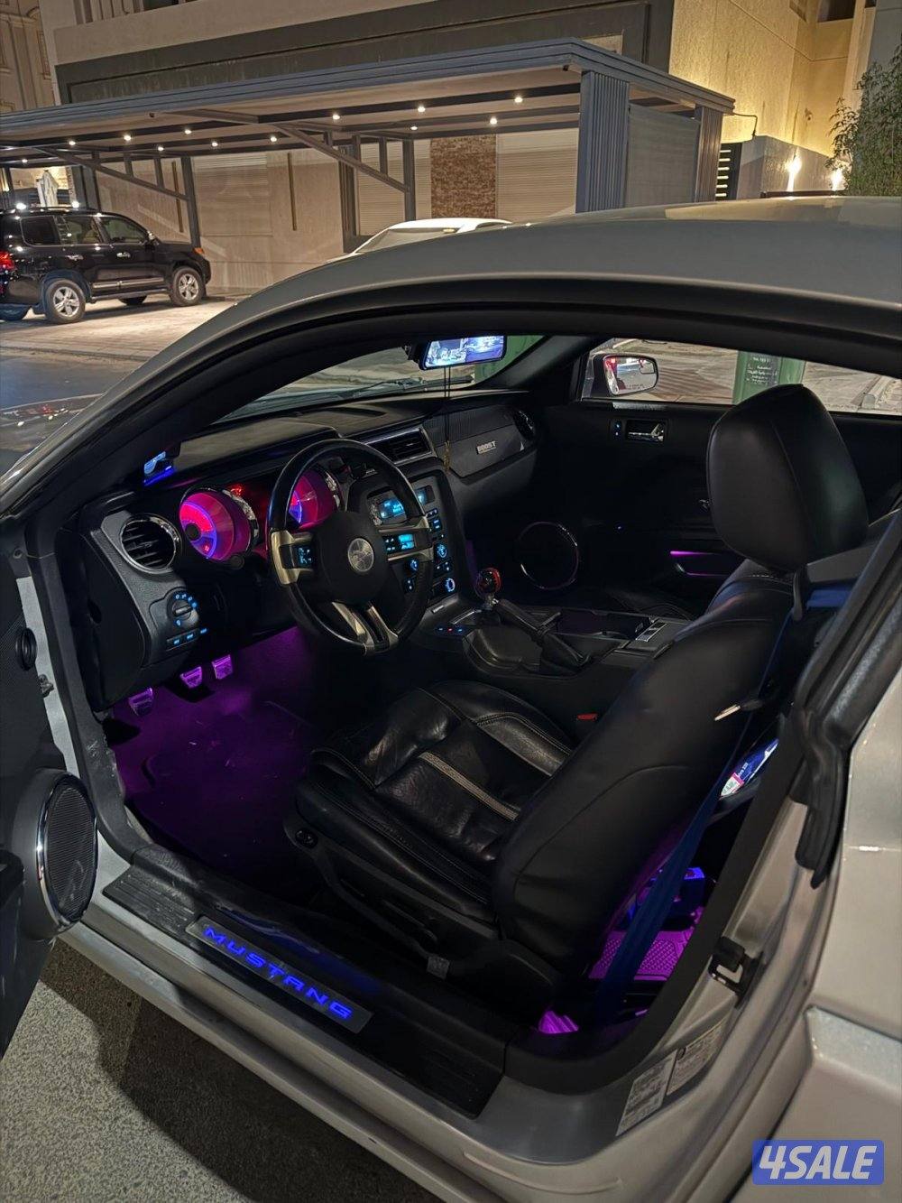 للبيع موستنق قير عادي 20121