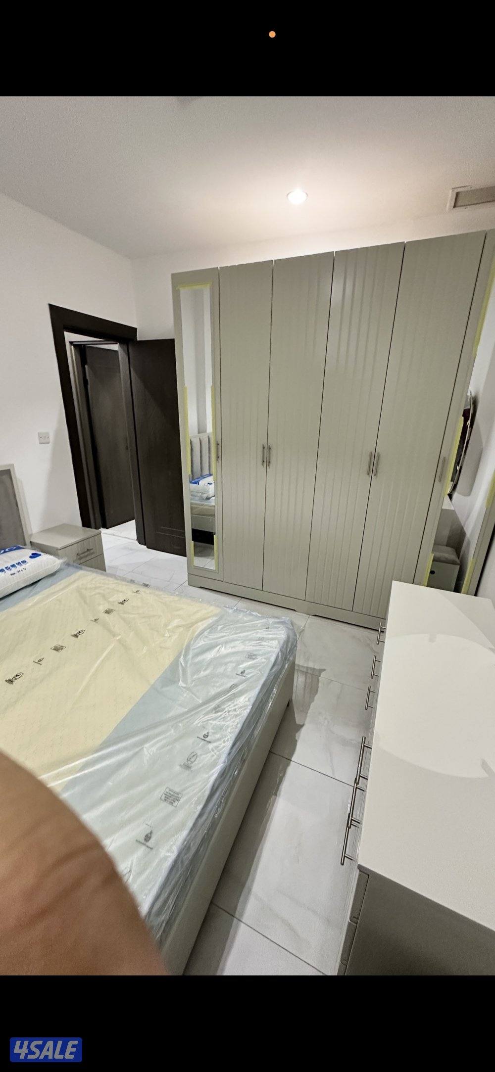 غرفة نوم كاملة لا يوجد بها خدش استعمال ٥ شهور فقط0