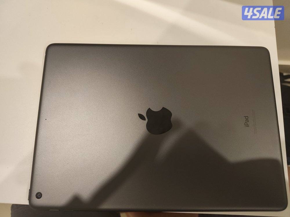 iPad 9th gen mint condition 64gb1