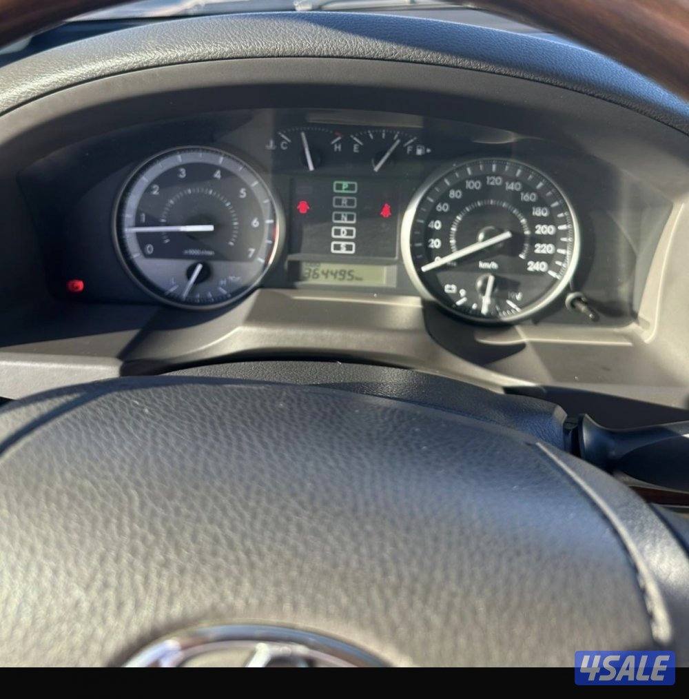 لاندكروز V8 GXR  موديل 2017 وارد الساير شرط الفحص صبغ وكالة5