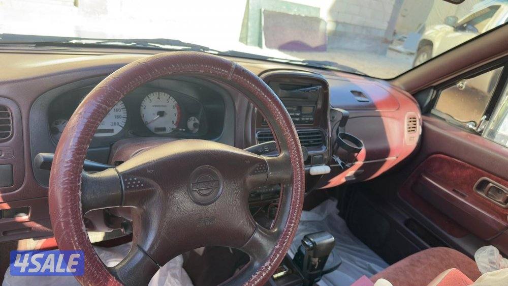 وانيت نيسان موديل 20004