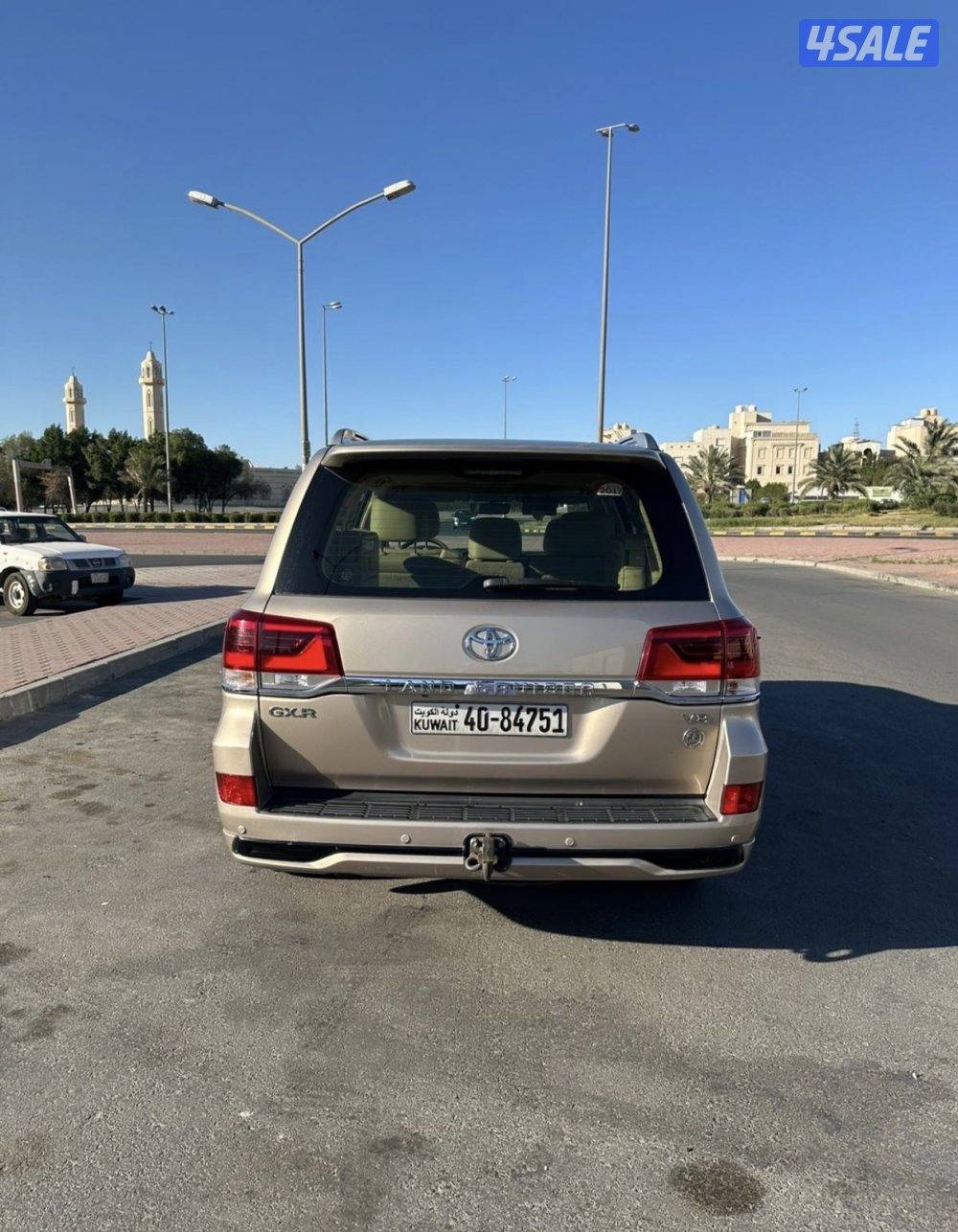 لاندكروز V8 GXR  موديل 2017 وارد الساير شرط الفحص صبغ وكالة11