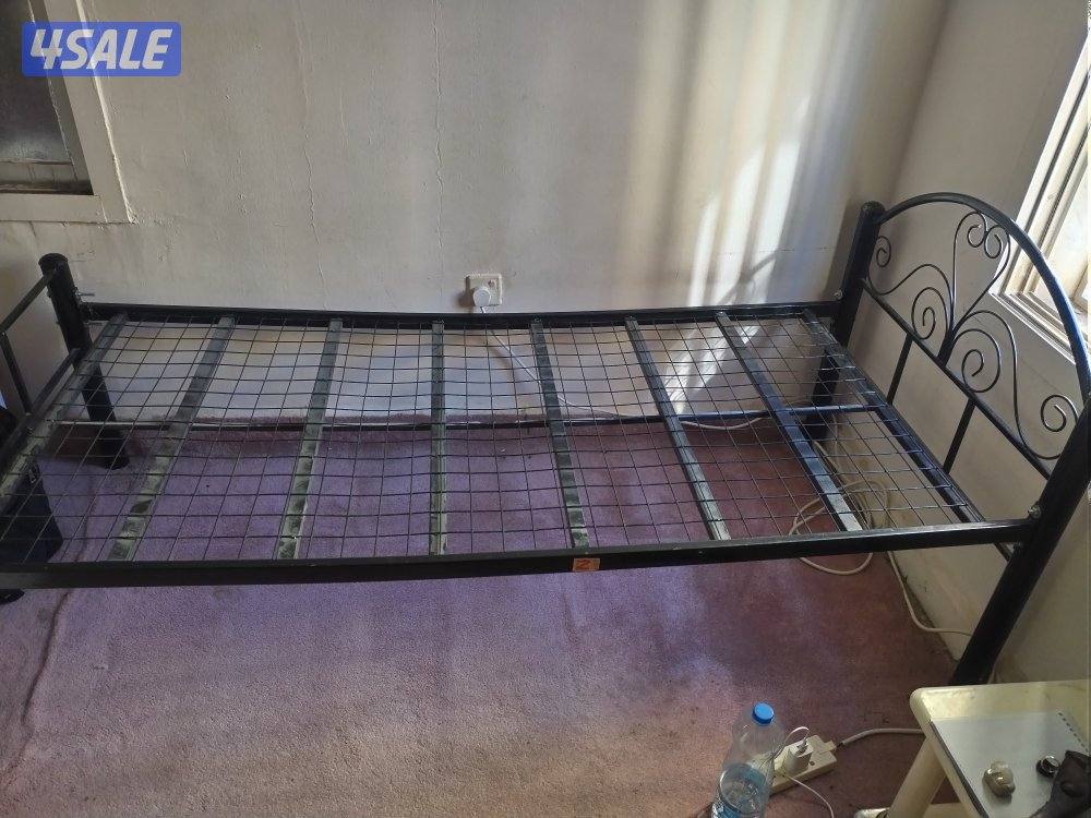 سرير حديد مستعمل بحالة جيدة1