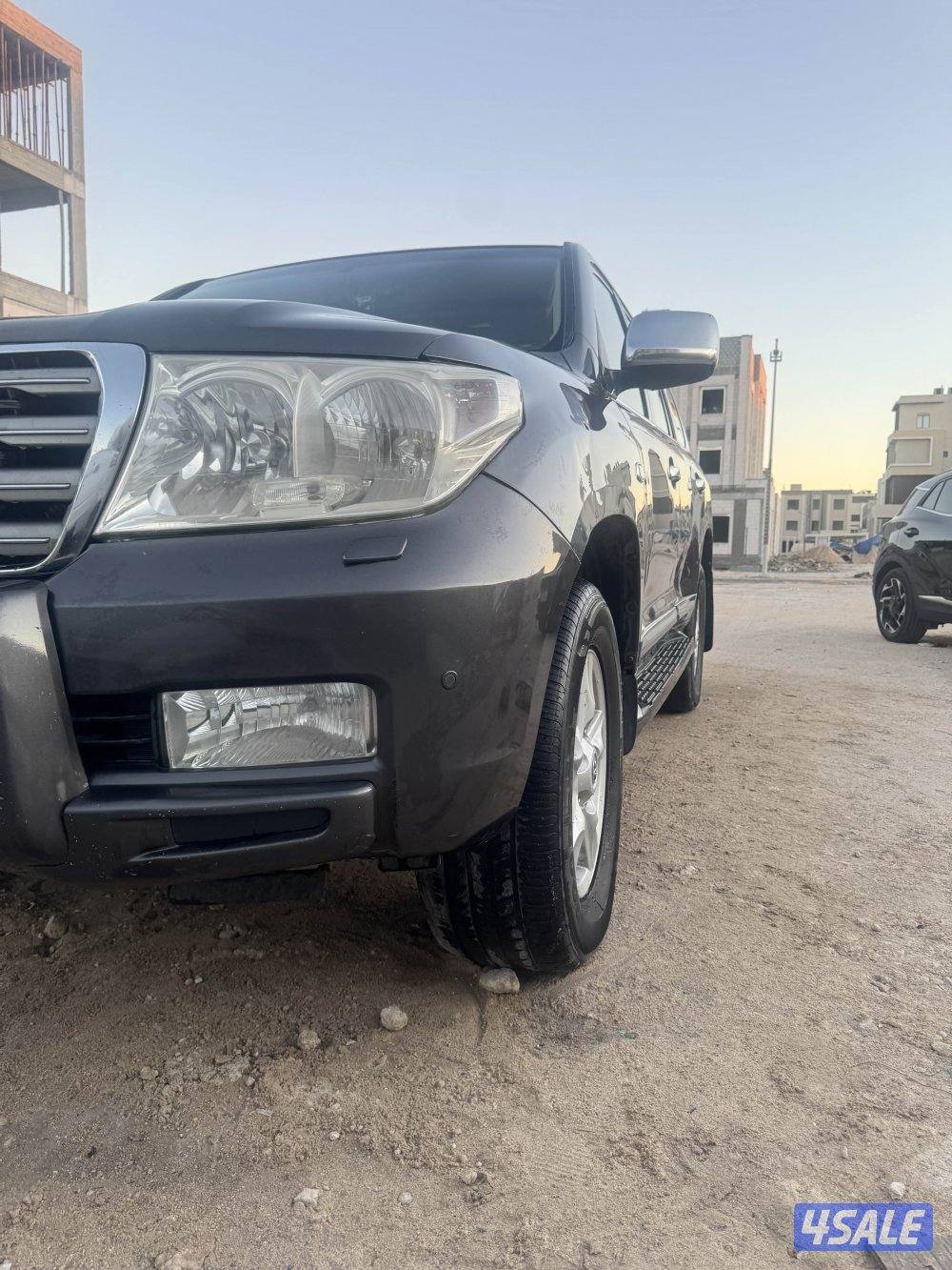 للبيع لاند كروز VXRموديل ٢٠١٠ صبغ الوكاله ماشي ٢٤٥ استعمال خفيف وايد3