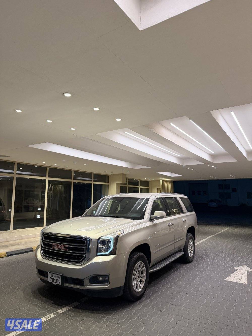 للبيع يوكن 2015 مخزن ماشي ١٦٠ فقط ودبل قير0