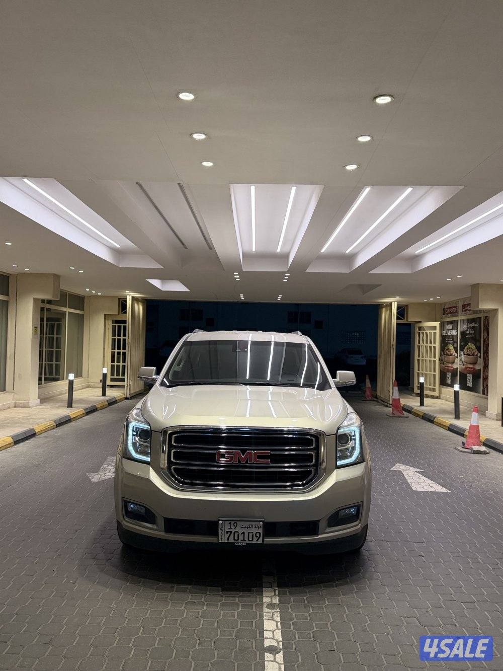 للبيع يوكن 2015 مخزن ماشي ١٦٠ فقط ودبل قير2