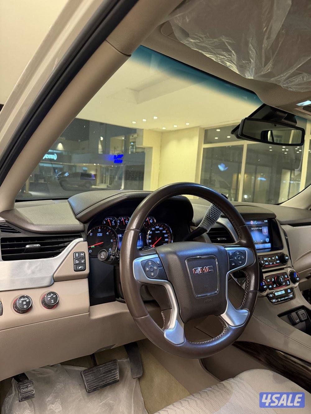 للبيع يوكن 2015 مخزن ماشي ١٦٠ فقط ودبل قير6