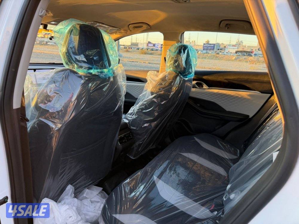 جيلي كولراي 2026 شبه اصفار بحالة المصنع5