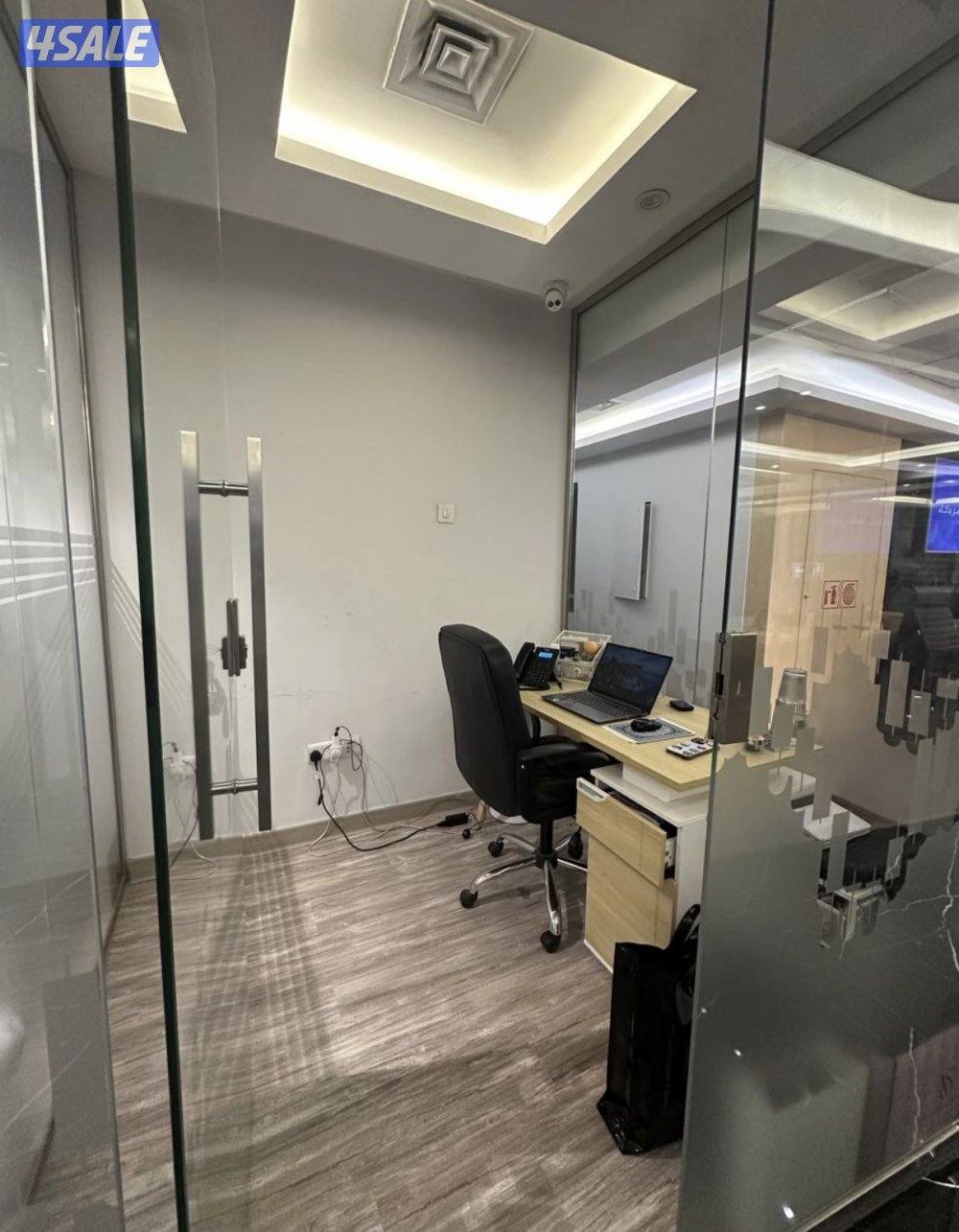 للايجار مكتب مساحة ٢٥٠ متر8