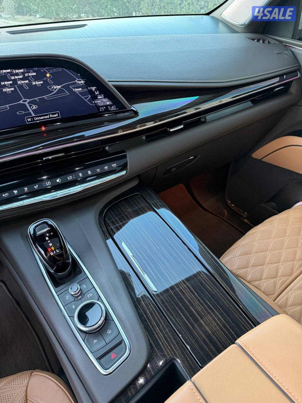 كاديلاك اسكاليد صبغ الوكالة 2022 تحت الكفالة صيانة مجانية12