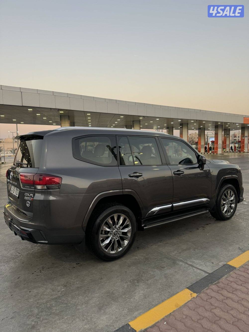 للبيع لاند كروزر ايرو اس تيربو ماشي ٣٨ الف فقط4