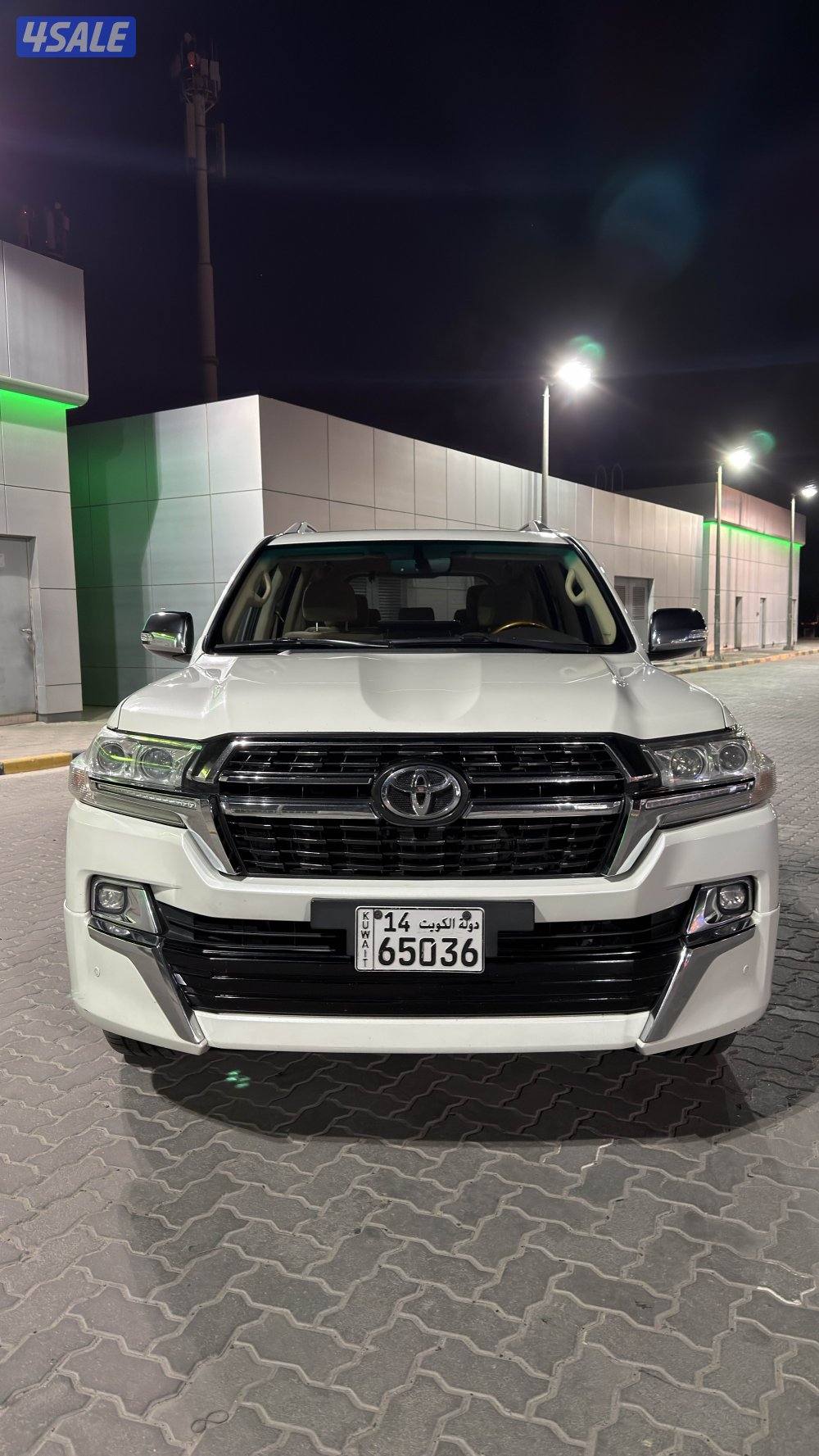 لاند كروز   gxr 2016   لون   صدفي   8 سلندر. من الداخل بيج.0