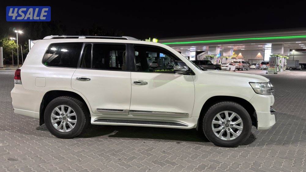 لاند كروز   gxr 2016   لون   صدفي   8 سلندر. من الداخل بيج.4