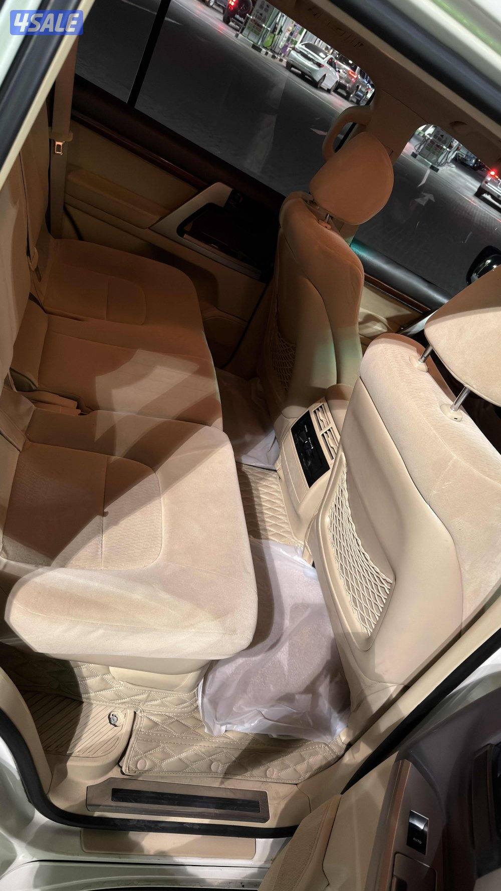 لاند كروز   gxr 2016   لون   صدفي   8 سلندر. من الداخل بيج.7