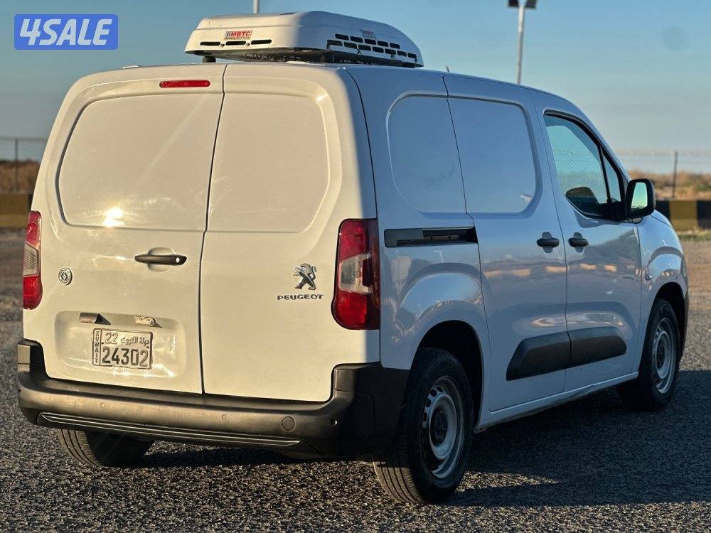 للبيع بيجو بارتنر ديزل ثلاجة ماشي ٤٠ الف كيلو3