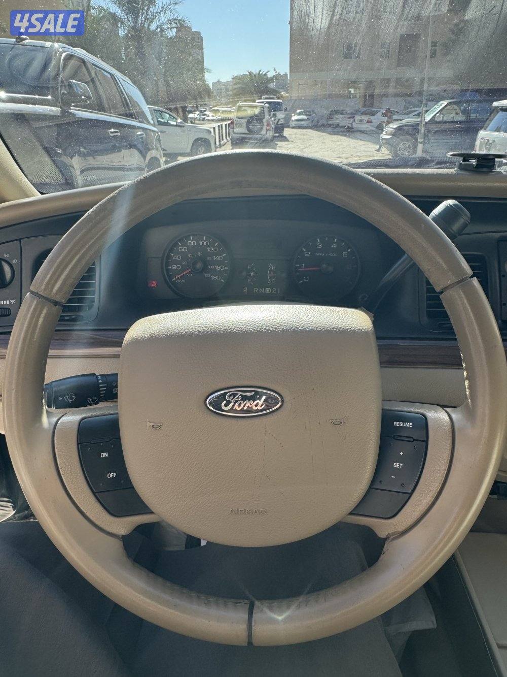 فورد فكتوريا ٢٠١٢5