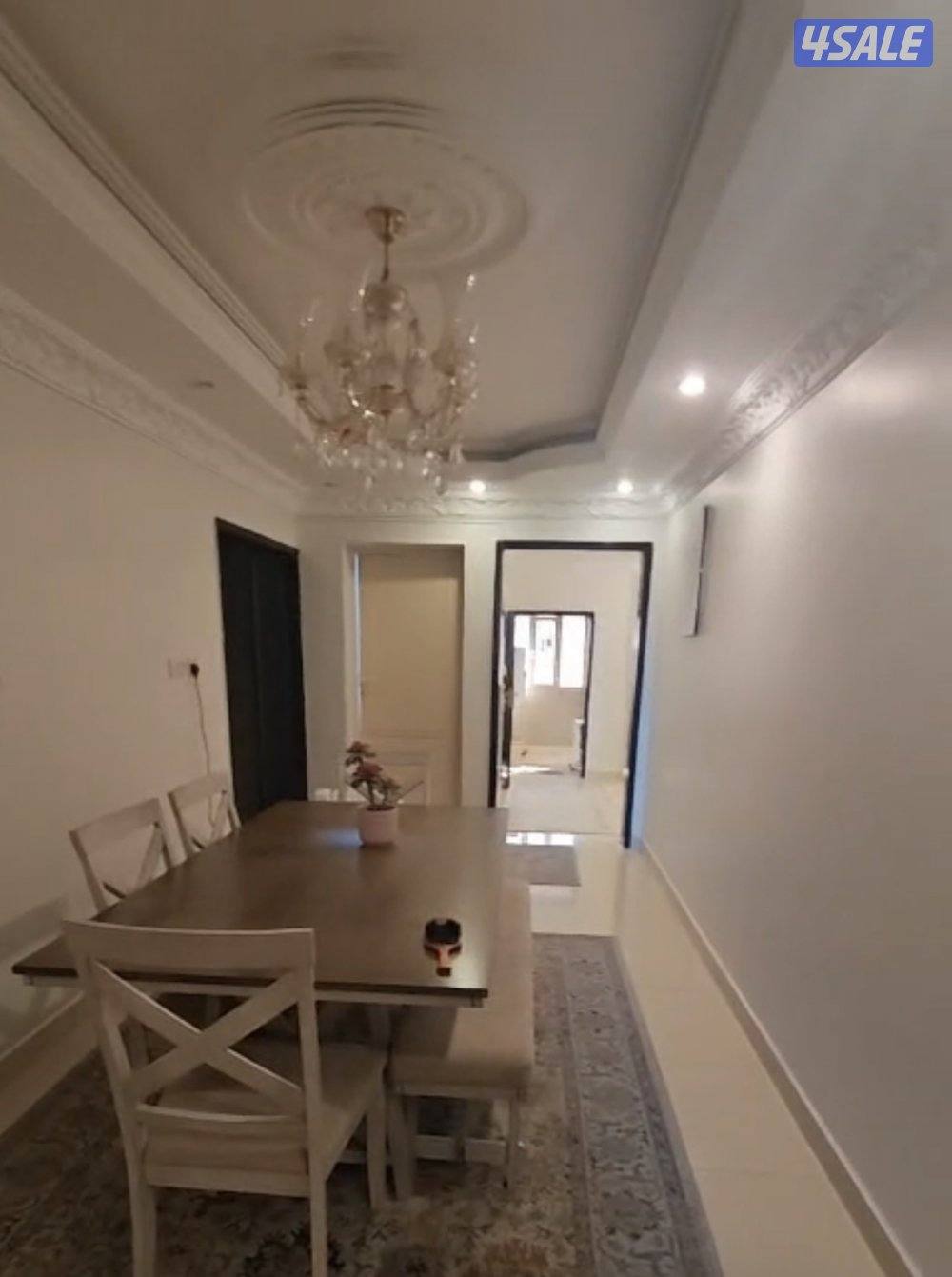 للبيع بيت الواحة بطن وظهر ارتداد 40 متر0