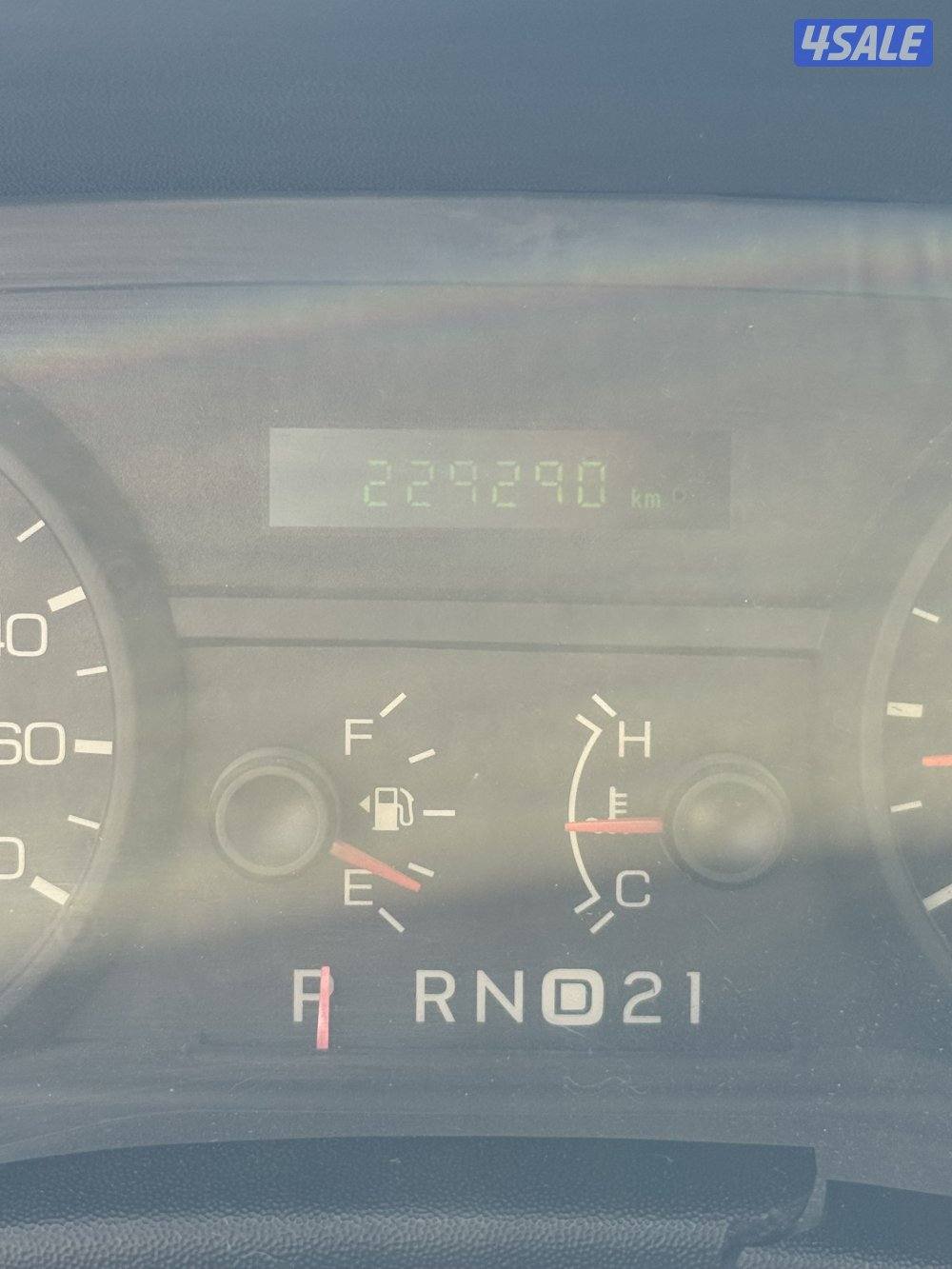 فورد فكتوريا ٢٠١٢7