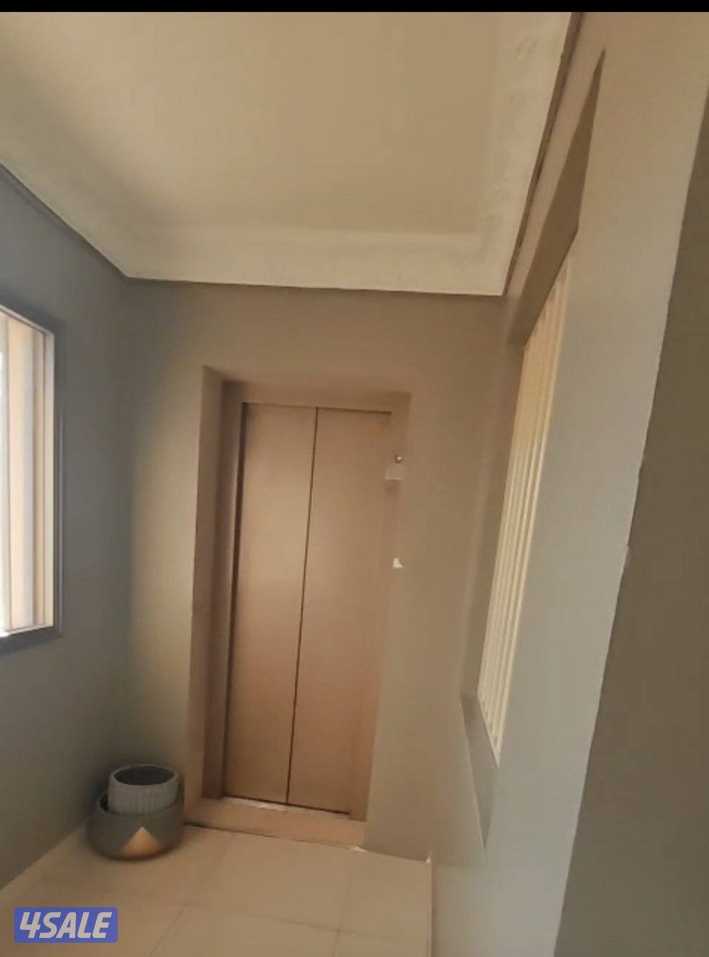 للبيع بيت الواحة بطن وظهر ارتداد 40 متر1