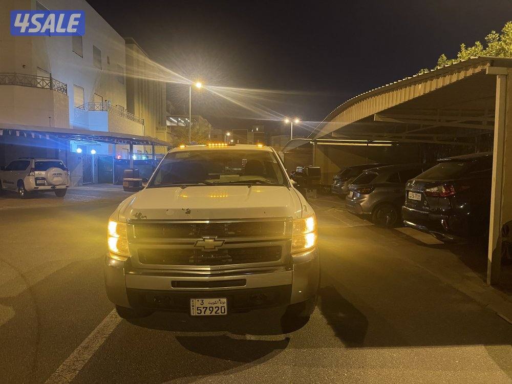 للبيع وانيت سلفرادو موديل 2010 أج دي دبل قير8