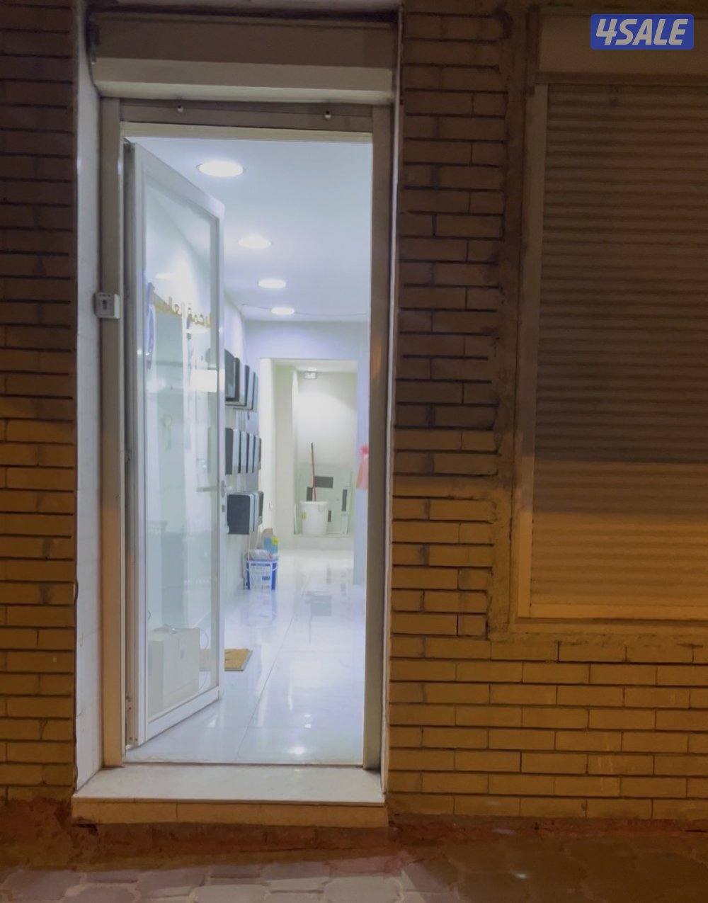 محل للإجار يصلح مخزن يوجد مطبخ وحمام0