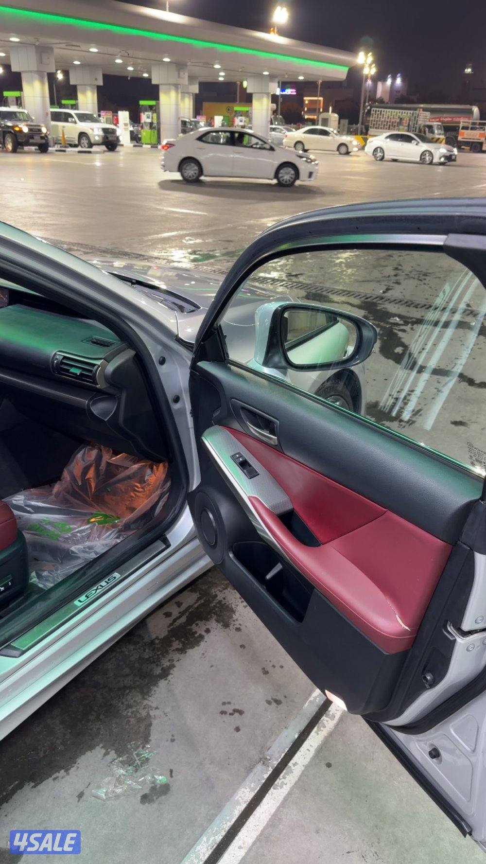 للبيع او للبدل لكزس is350 f sport1