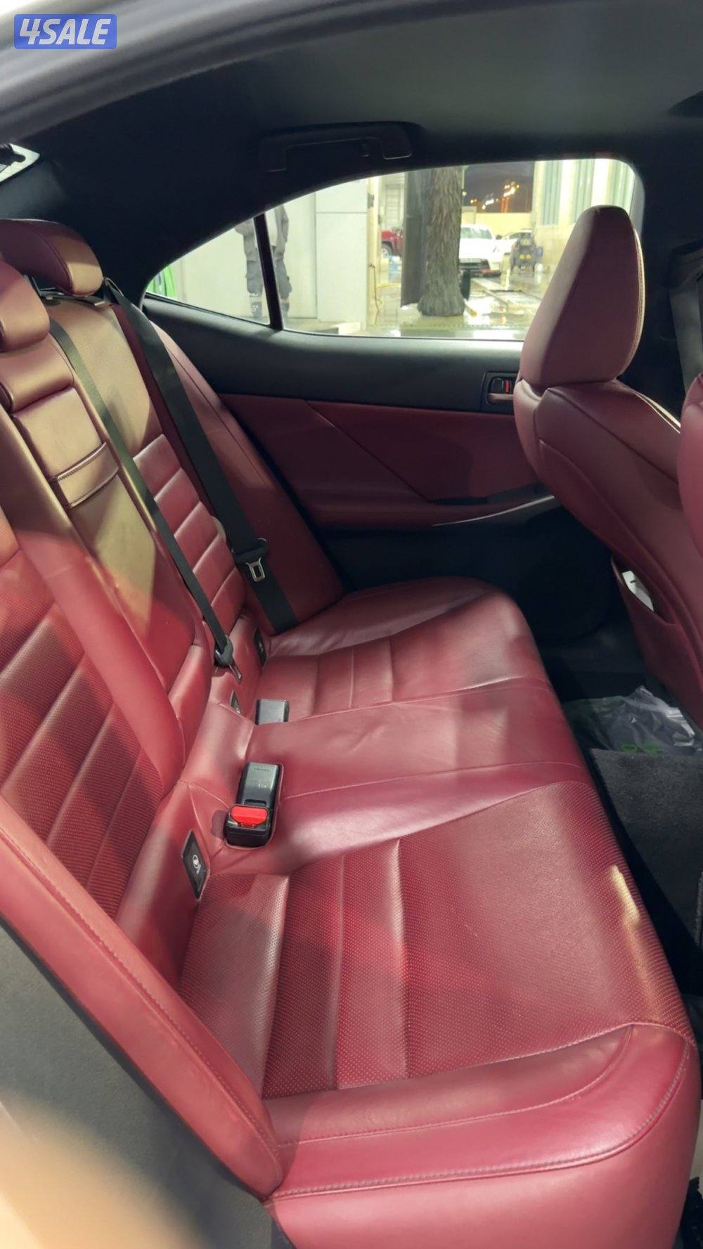 للبيع او للبدل لكزس is350 f sport4