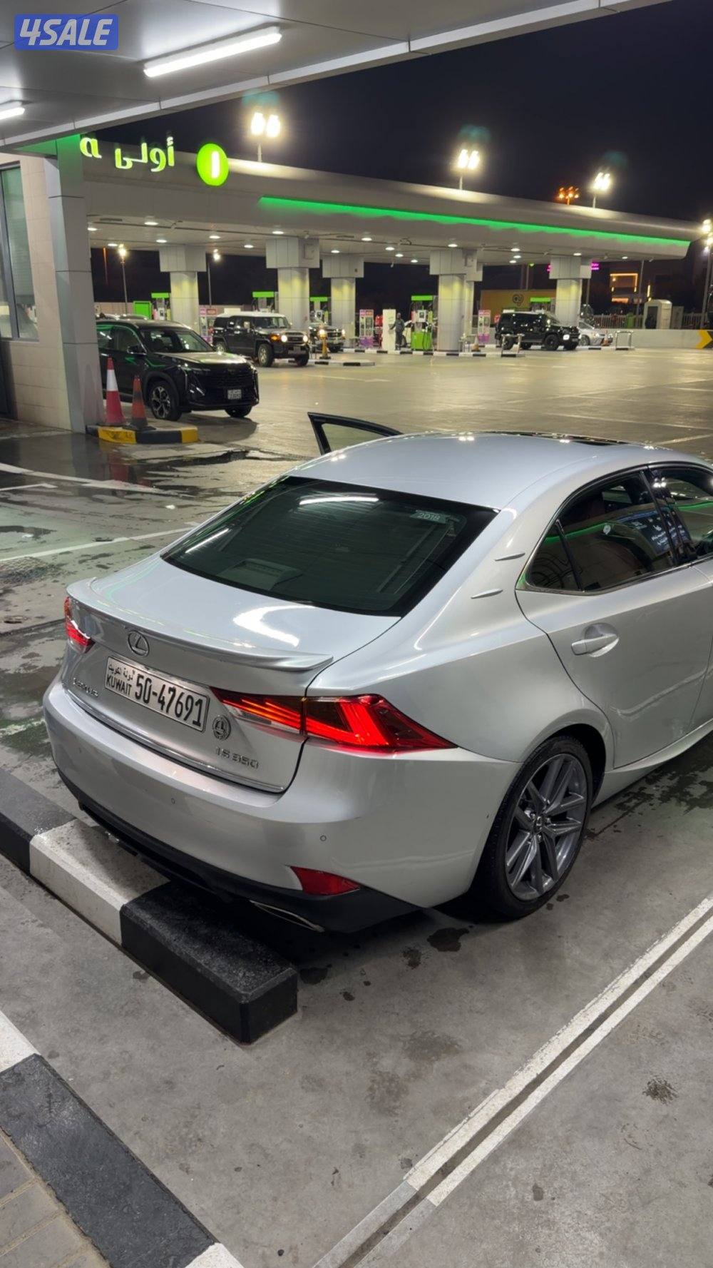 للبيع او للبدل لكزس is350 f sport5