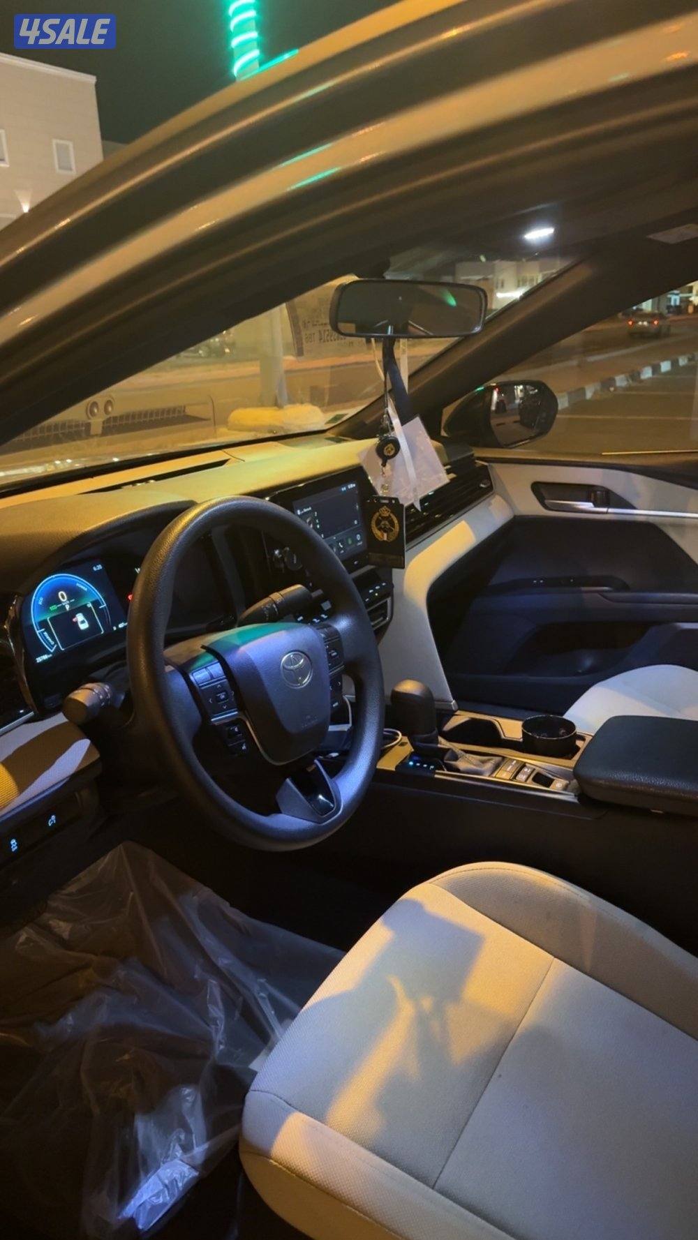 للبيع كامري هايبرد20253