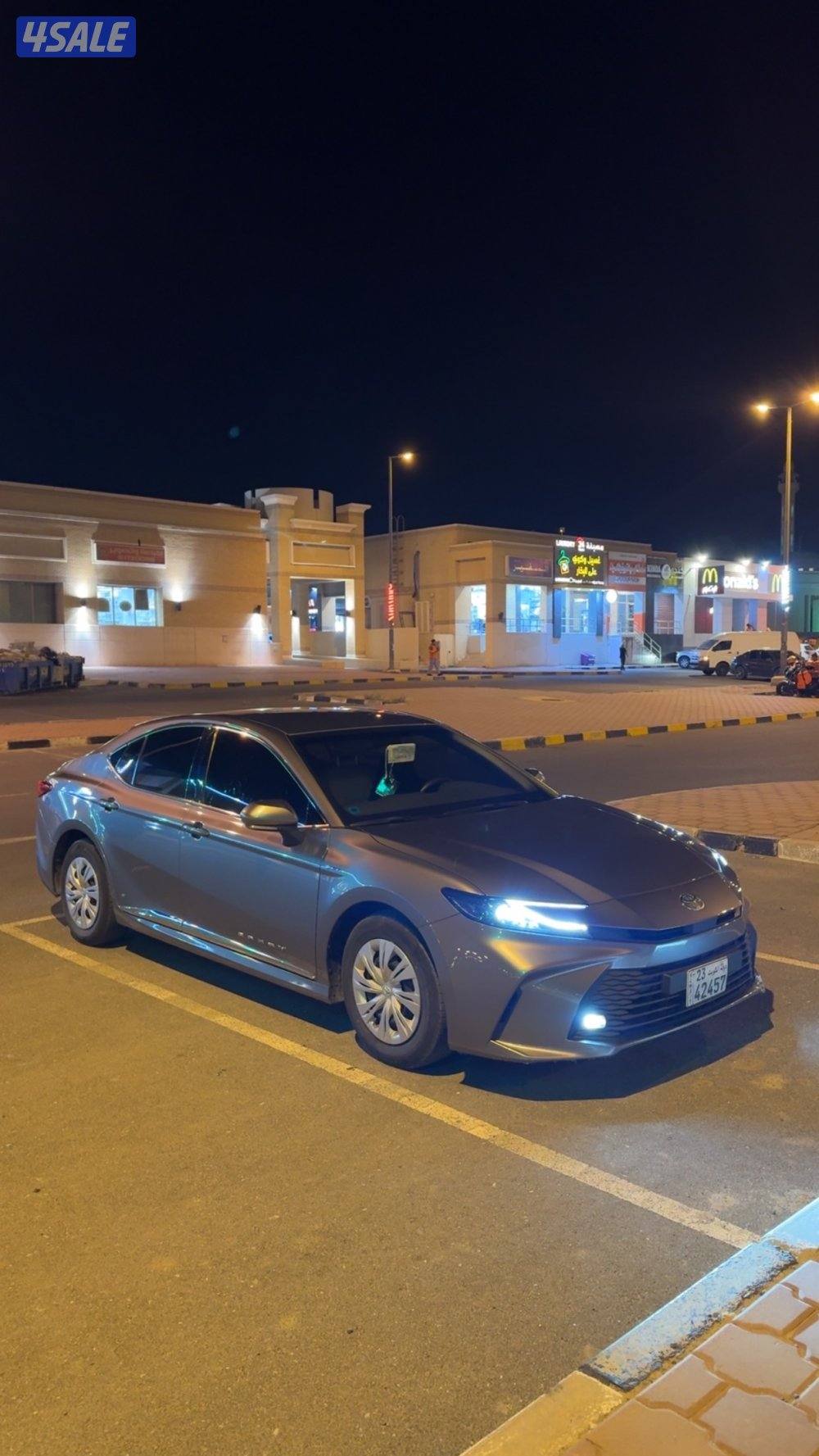 للبيع كامري هايبرد20254