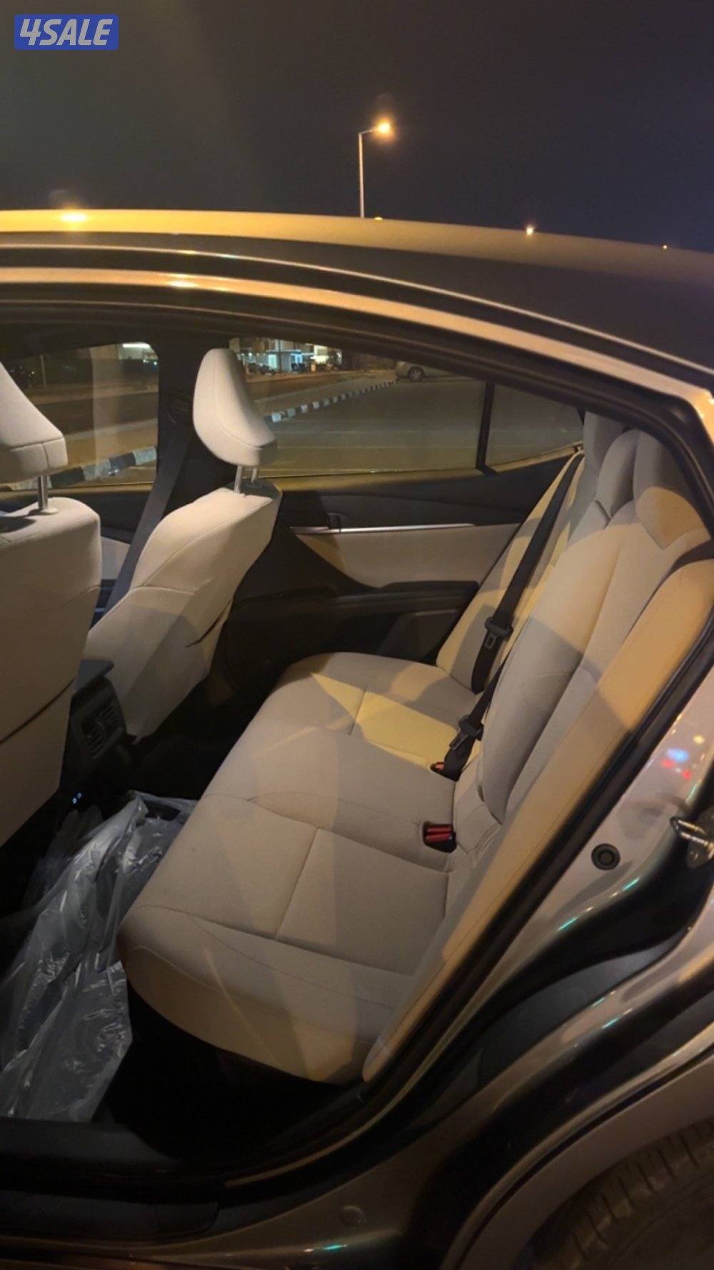 للبيع كامري هايبرد20257